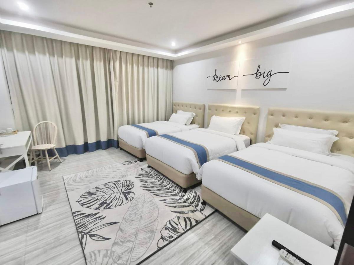 Hampton Suites Davao Exterior foto