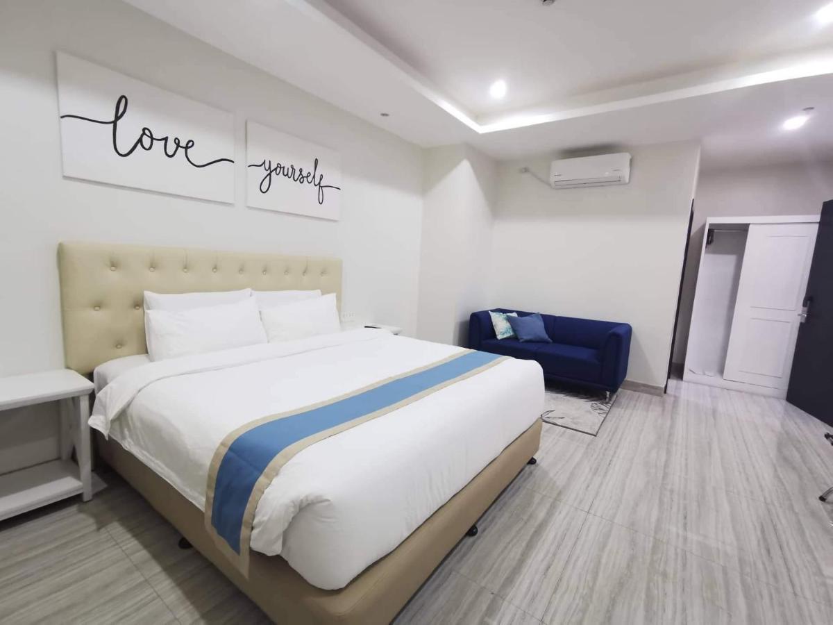 Hampton Suites Davao Exterior foto