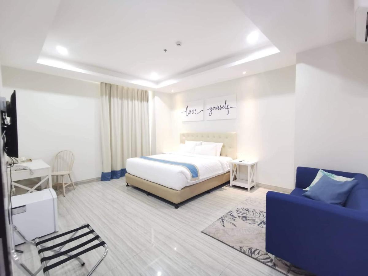 Hampton Suites Davao Exterior foto