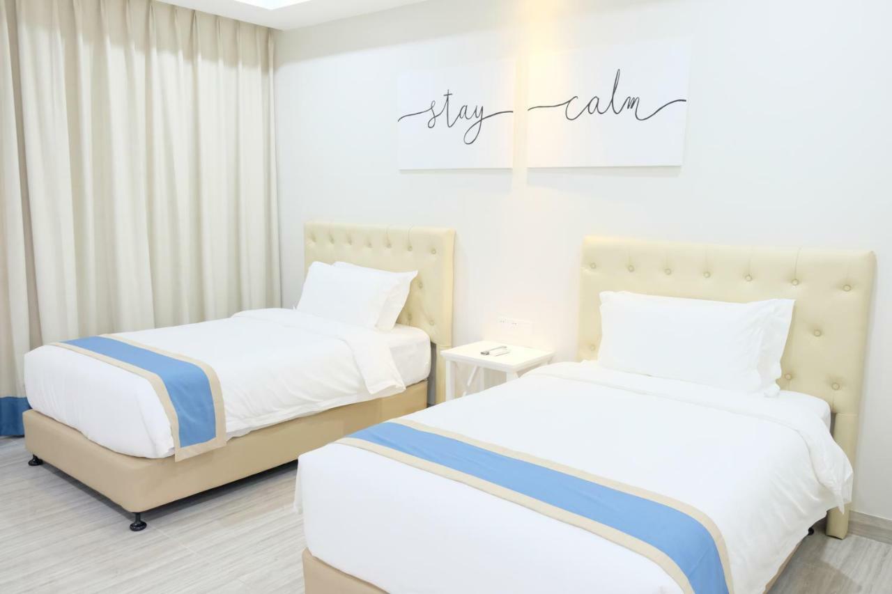 Hampton Suites Davao Exterior foto