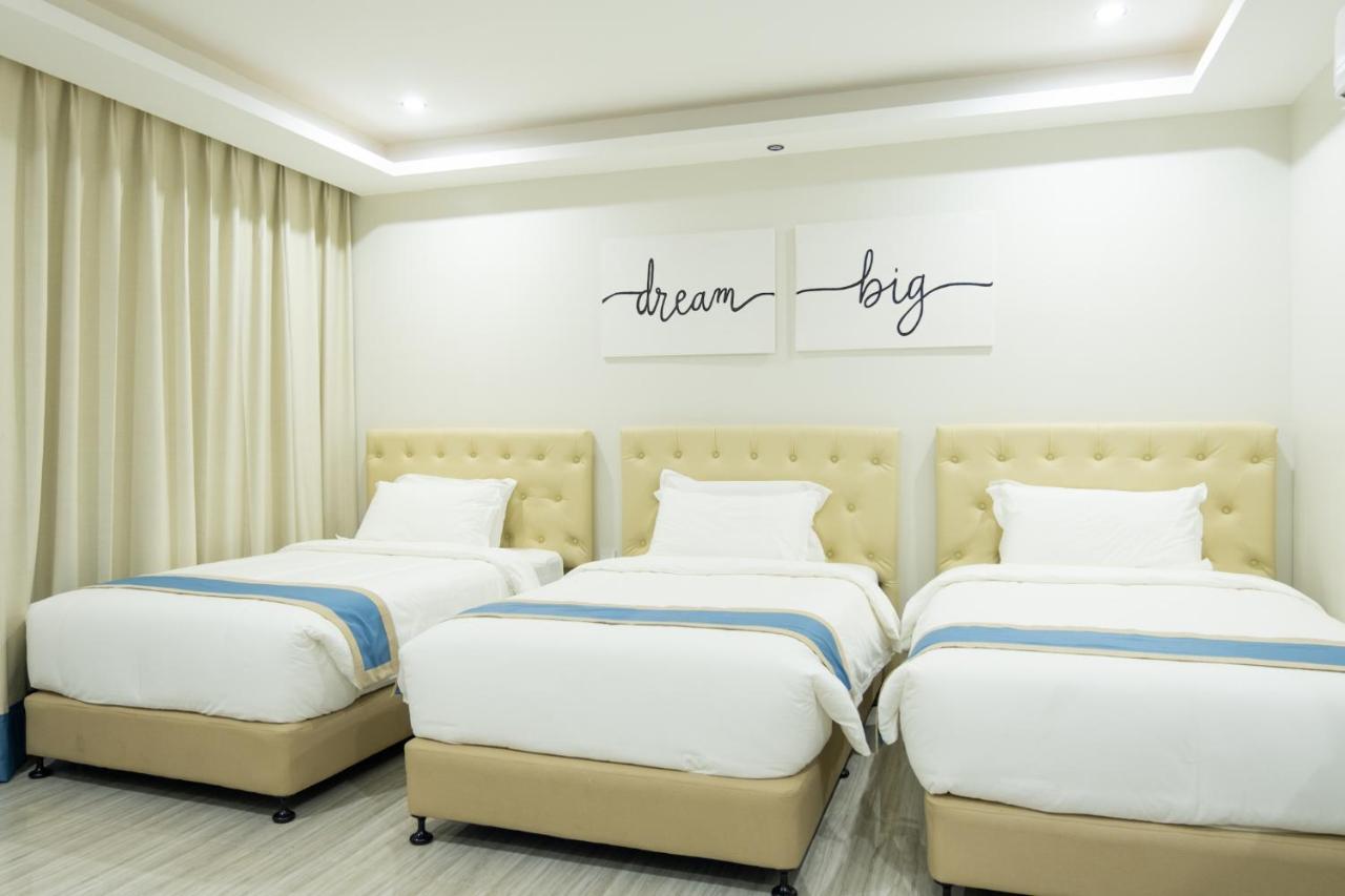 Hampton Suites Davao Exterior foto
