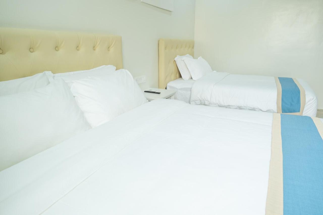 Hampton Suites Davao Exterior foto