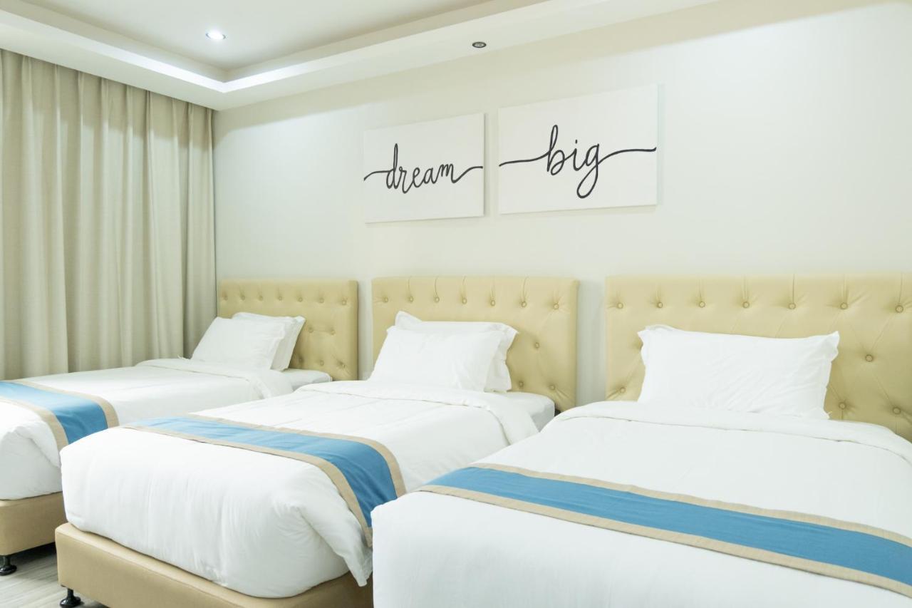 Hampton Suites Davao Exterior foto