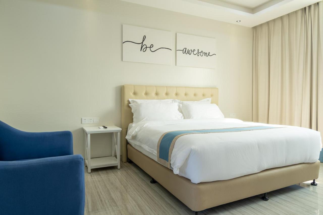 Hampton Suites Davao Exterior foto