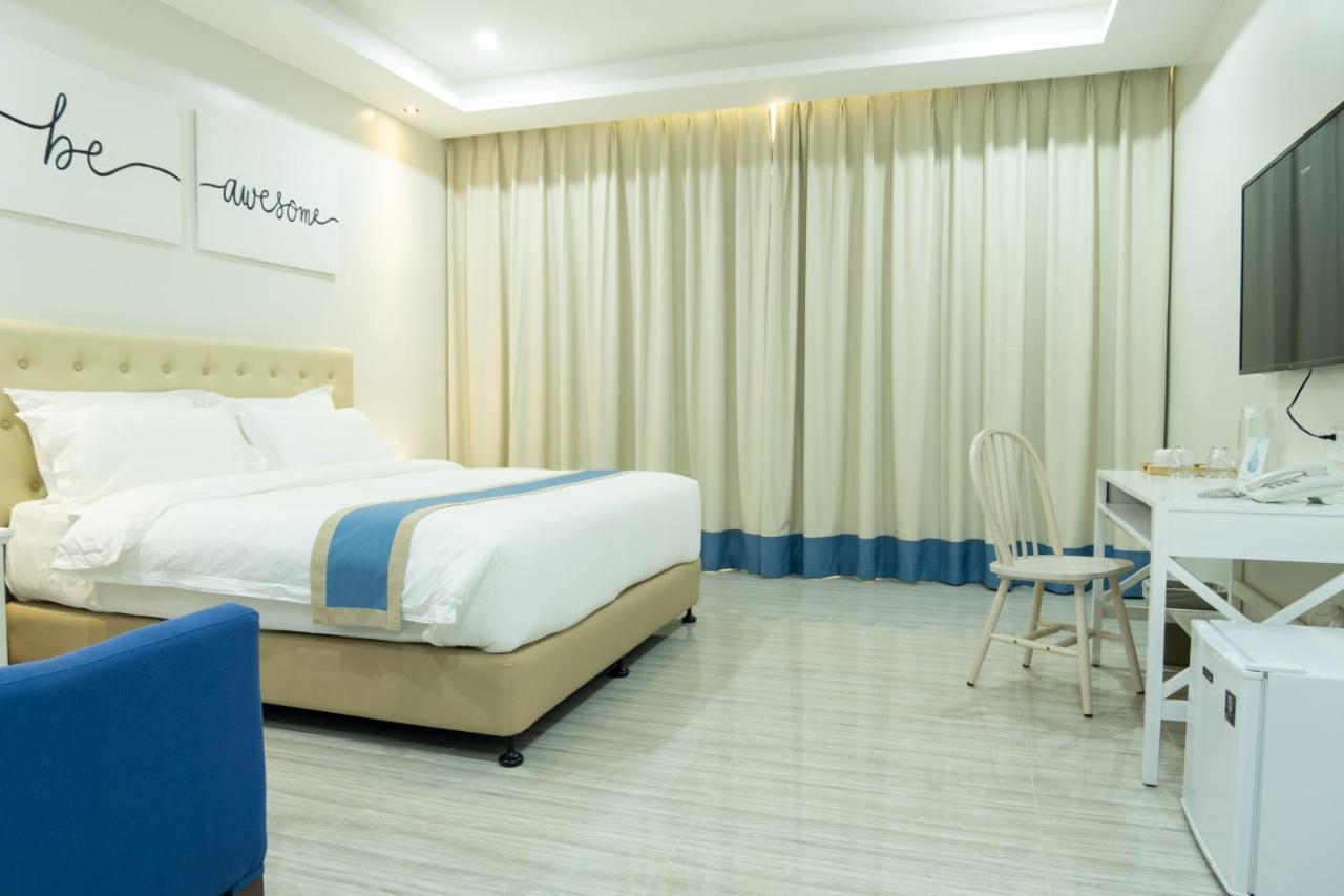 Hampton Suites Davao Exterior foto