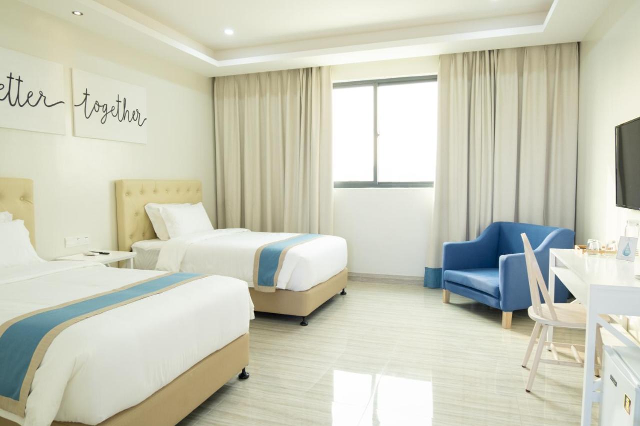 Hampton Suites Davao Exterior foto