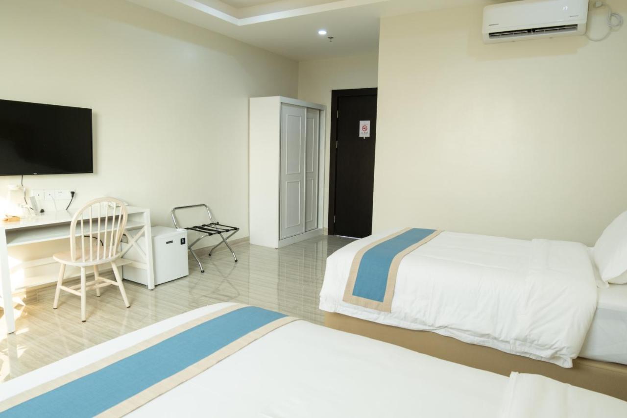 Hampton Suites Davao Exterior foto
