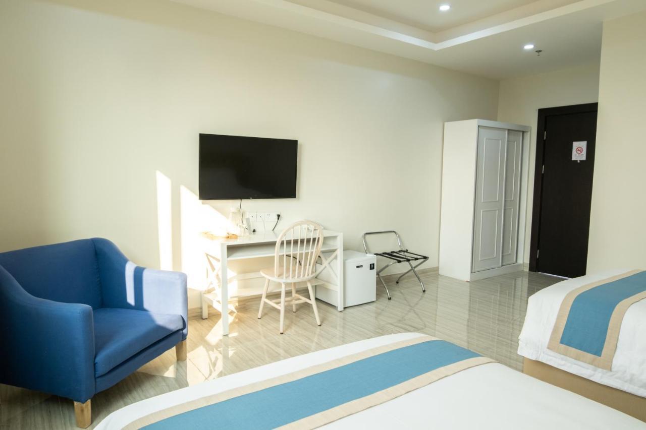 Hampton Suites Davao Exterior foto
