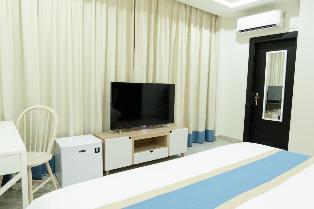 Hampton Suites Davao Exterior foto